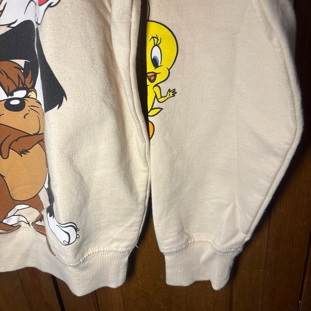 Warner Bros. Cream Looney Tunes Sweatshirt - Picture 4 of 7